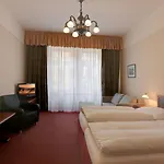 Kavalir Ξενοδοχείο Κάρλοβι Βάρι