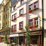 Kavalir Hotel 3*