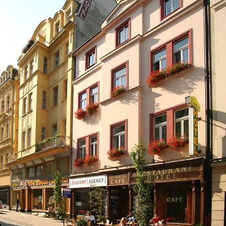 Kavalir Hotel 3*