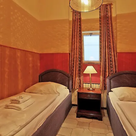 Kavalir Hotel 3*