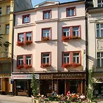 Otel Kavalir Karlovy Vary