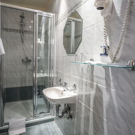 Hotel Kavalir 3*