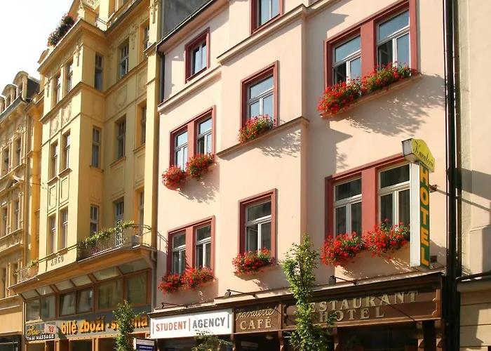Kavalerie Hotel 3*