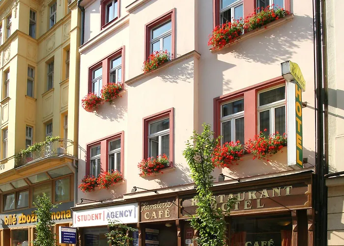 Kavalir Hotell 3*